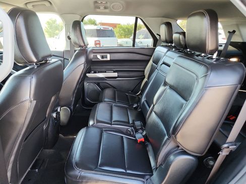 Used 2023 Ford Explorer XLT w/ Equipment Group 202A image 9