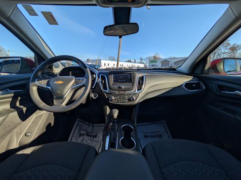 Certified 2022 Chevrolet Equinox LT image 2