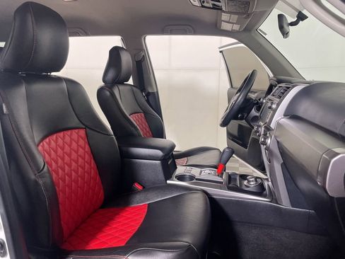 Used 2016 Toyota 4Runner SR5 AWD/4WD image 23
