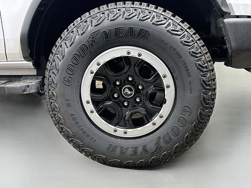 Used 2025 Ford Bronco 2-Door w/ Sasquatch Package image 30