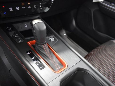 Certified 2025 Nissan Kicks SR image 17