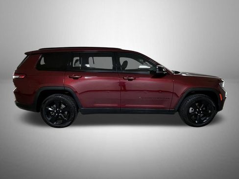 Used 2022 Jeep Grand Cherokee L Limited w/ Black Appearance Package AWD/4WD image 5