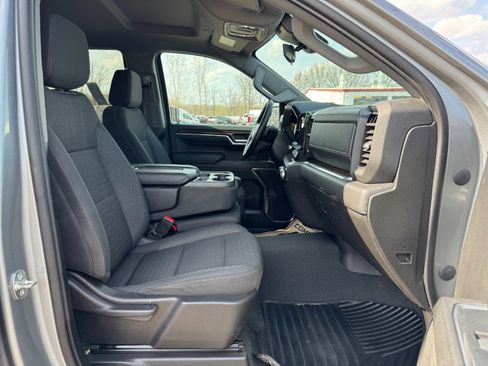 Used 2023 GMC Sierra 1500 SLE w/ Enhanced Capability Package AWD/4WD image 18