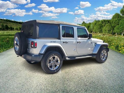 Certified 2022 Jeep Wrangler Unlimited Sahara image 4