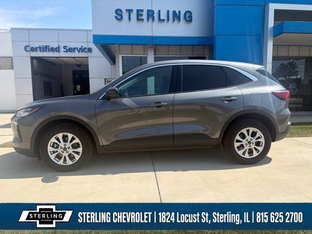 Used 2023 Ford Escape Active AWD/4WD image 2