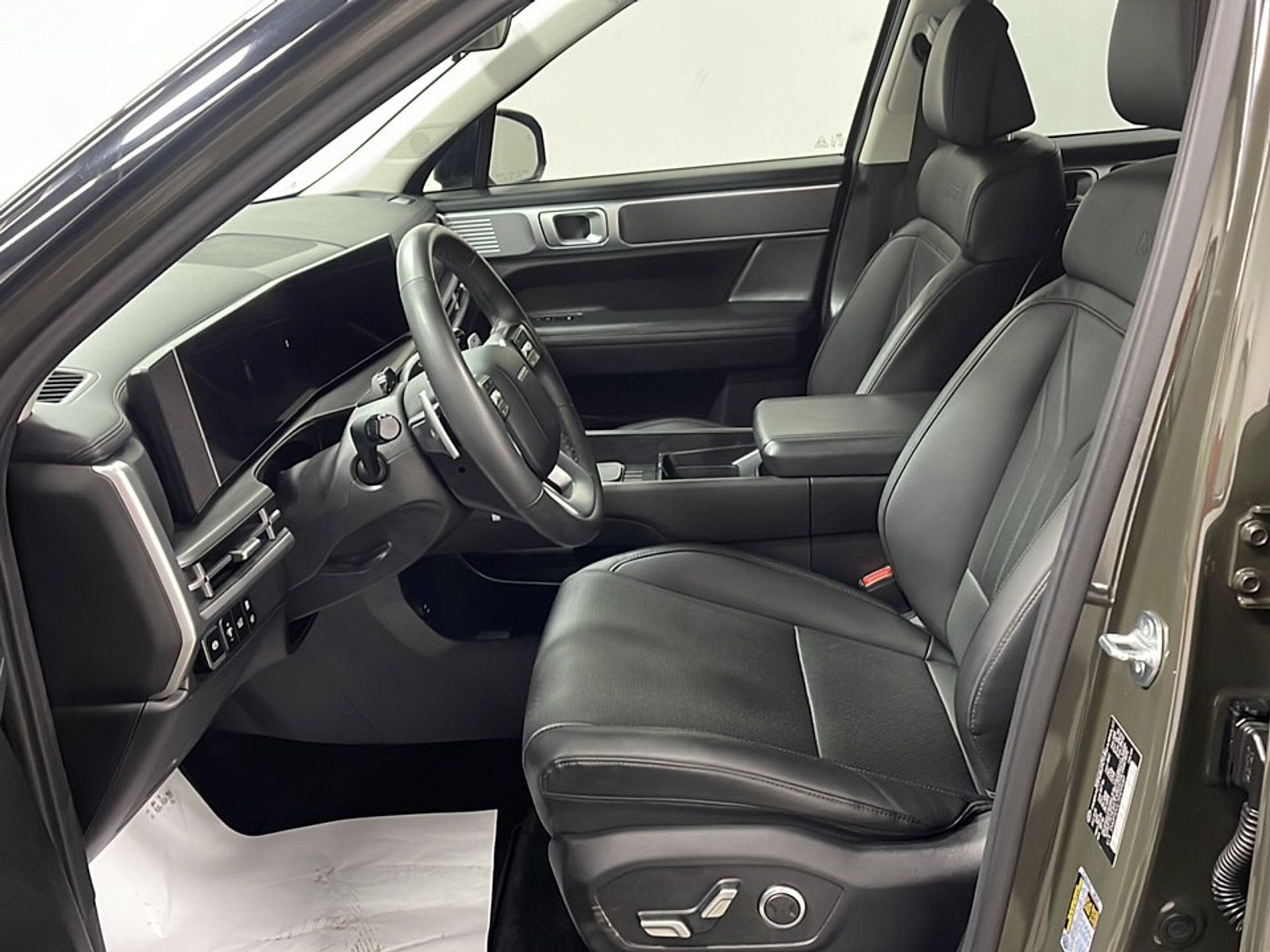 Used 2025 Hyundai Santa Fe XRT AWD/4WD image 2