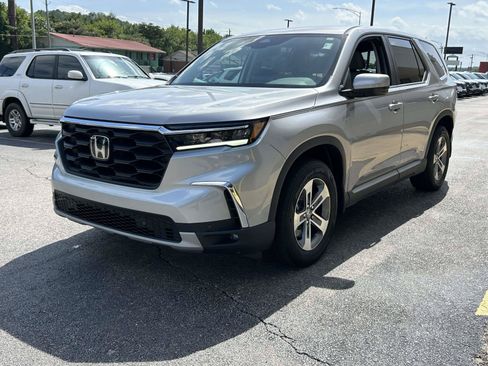 Certified 2024 Honda Pilot EX-L image 4