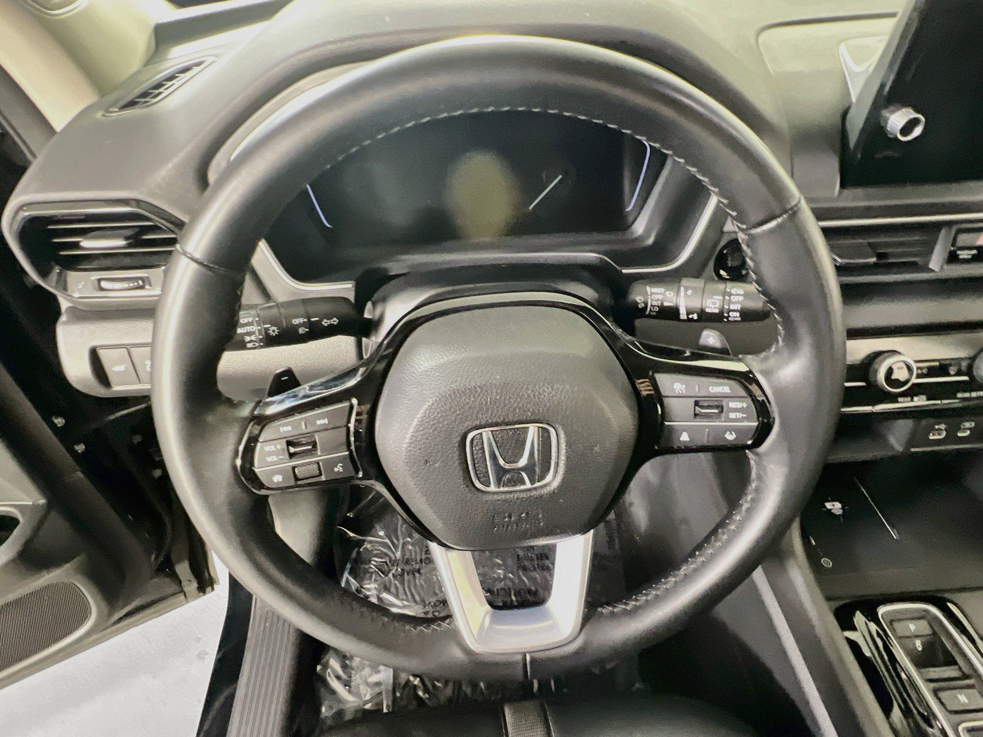 Used 2023 Honda Pilot Touring image 11