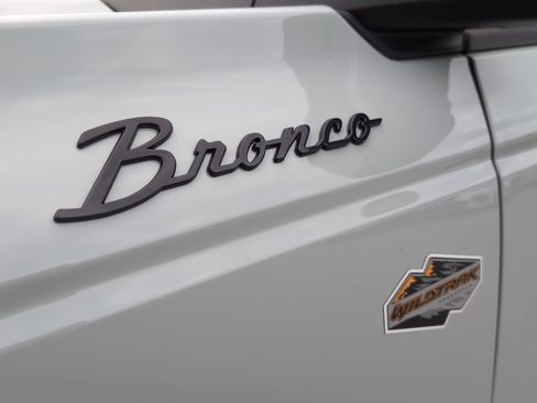 Used 2024 Ford Bronco Wildtrak image 9