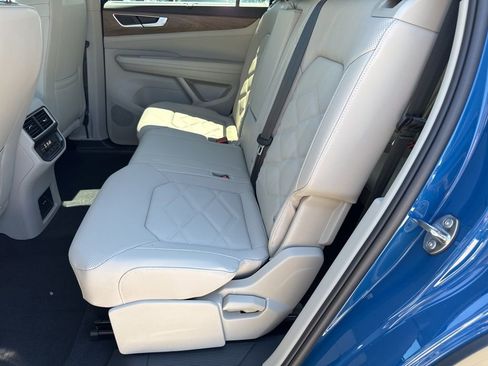 New 2026 Volkswagen Atlas SE image 11