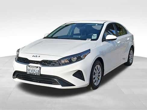 Used 2023 Kia Forte LX image 7