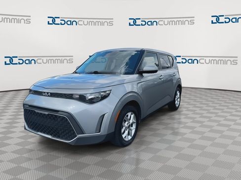 Used 2024 Kia Soul LX w/ Option Group 015 FWD image 4