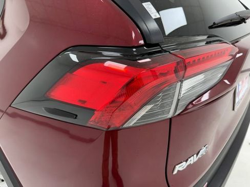 Used 2020 Toyota RAV4 LE FWD image 36