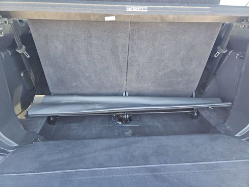 Used 2016 Land Rover LR4 HSE image 16