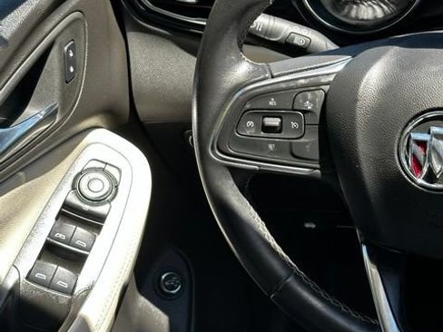 Used 2022 Buick Encore GX Select FWD image 31
