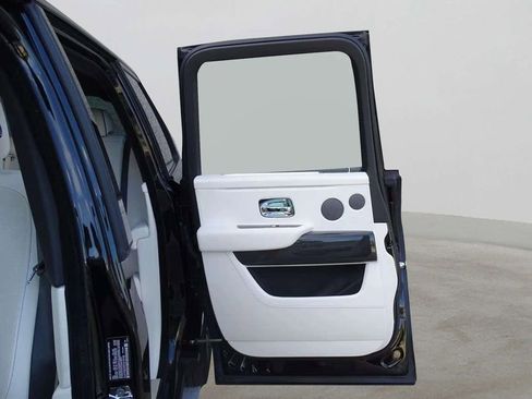 Used 2023 Rolls-Royce Cullinan Black Badge image 24