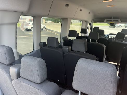 Used 2019 Ford Transit 350 XLT image 18