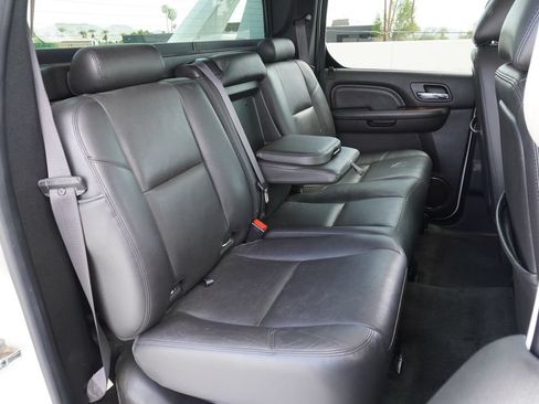 Used 2013 Cadillac Escalade EXT Premium AWD/4WD image 10