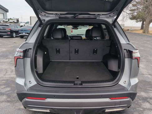 Used 2025 Chevrolet Equinox ACTIV w/ Safety and Technology Package image 25