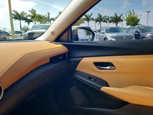Used 2024 Nissan Sentra SV w/ SV Premium Package FWD image 29