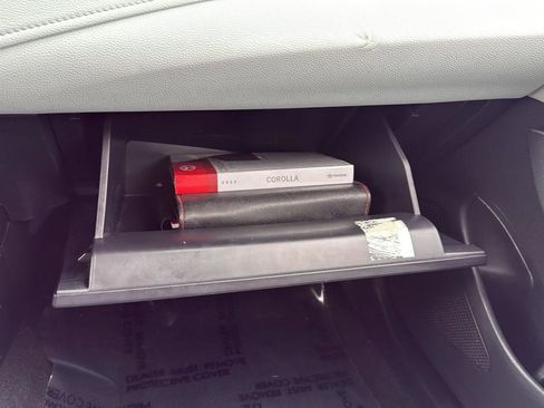 Used 2022 Toyota Corolla SE image 38