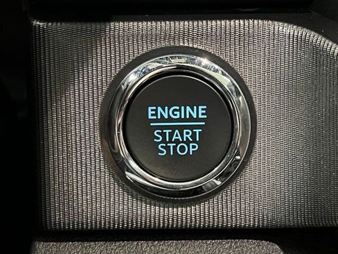 Used 2025 Ford F450 Platinum w/ FX4 Off-Road Package image 30