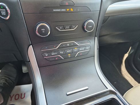 Used 2020 Ford Edge SEL AWD/4WD image 18
