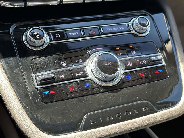 Certified 2022 Lincoln Corsair AWD w/ Premium Package image 21