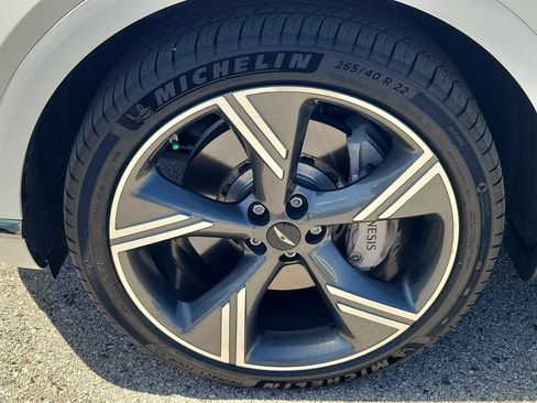 Certified 2025 Genesis GV80 3.5T Prestige AWD/4WD image 10