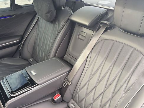 Used 2024 Mercedes-Benz S 63 AMG S image 31