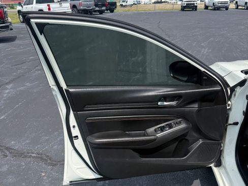 Used 2021 Nissan Altima 2.5 SR AWD/4WD image 13
