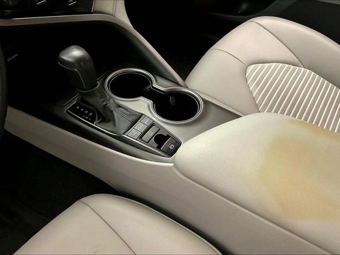 Used 2023 Toyota Camry SE image 18