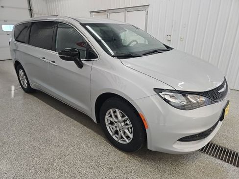New 2026 Chrysler Voyager LX image 6