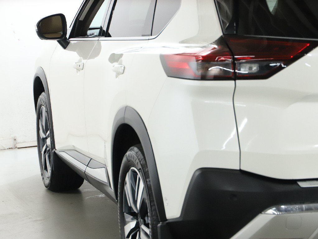 Certified 2023 Nissan Rogue Platinum w/ Platinum Premium Package AWD/4WD image 45