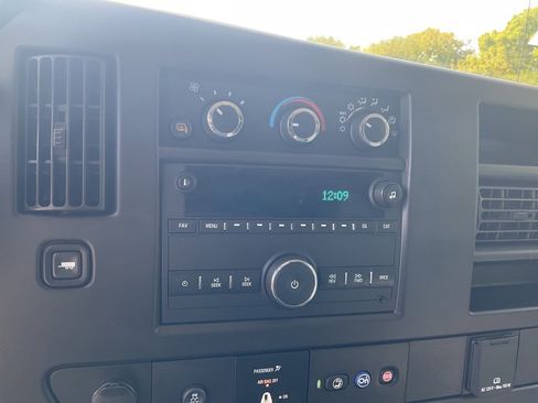 Used 2022 Chevrolet Express 2500 w/ Driver Convenience Package image 17