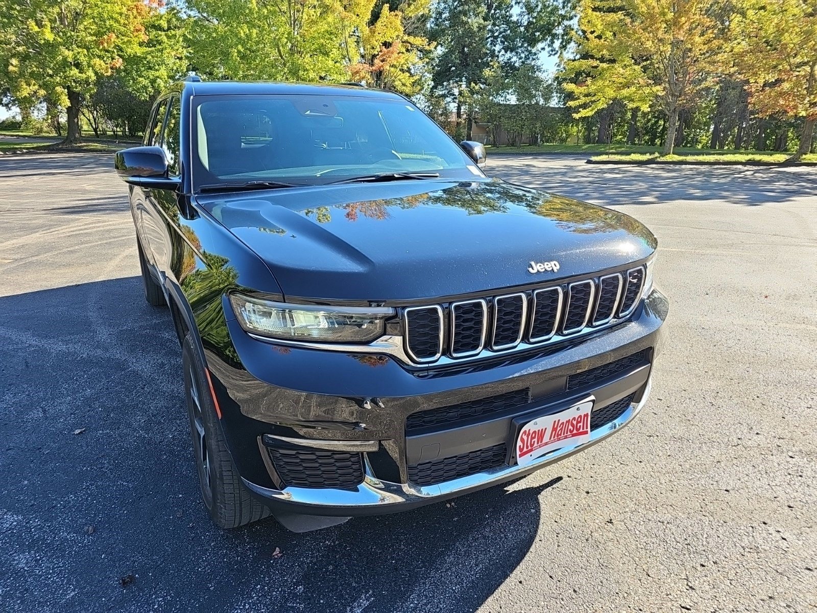 Used 2024 Jeep Grand Cherokee L Limited AWD/4WD image 7