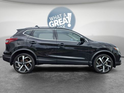 Used 2022 Nissan Rogue Sport SL AWD/4WD image 2