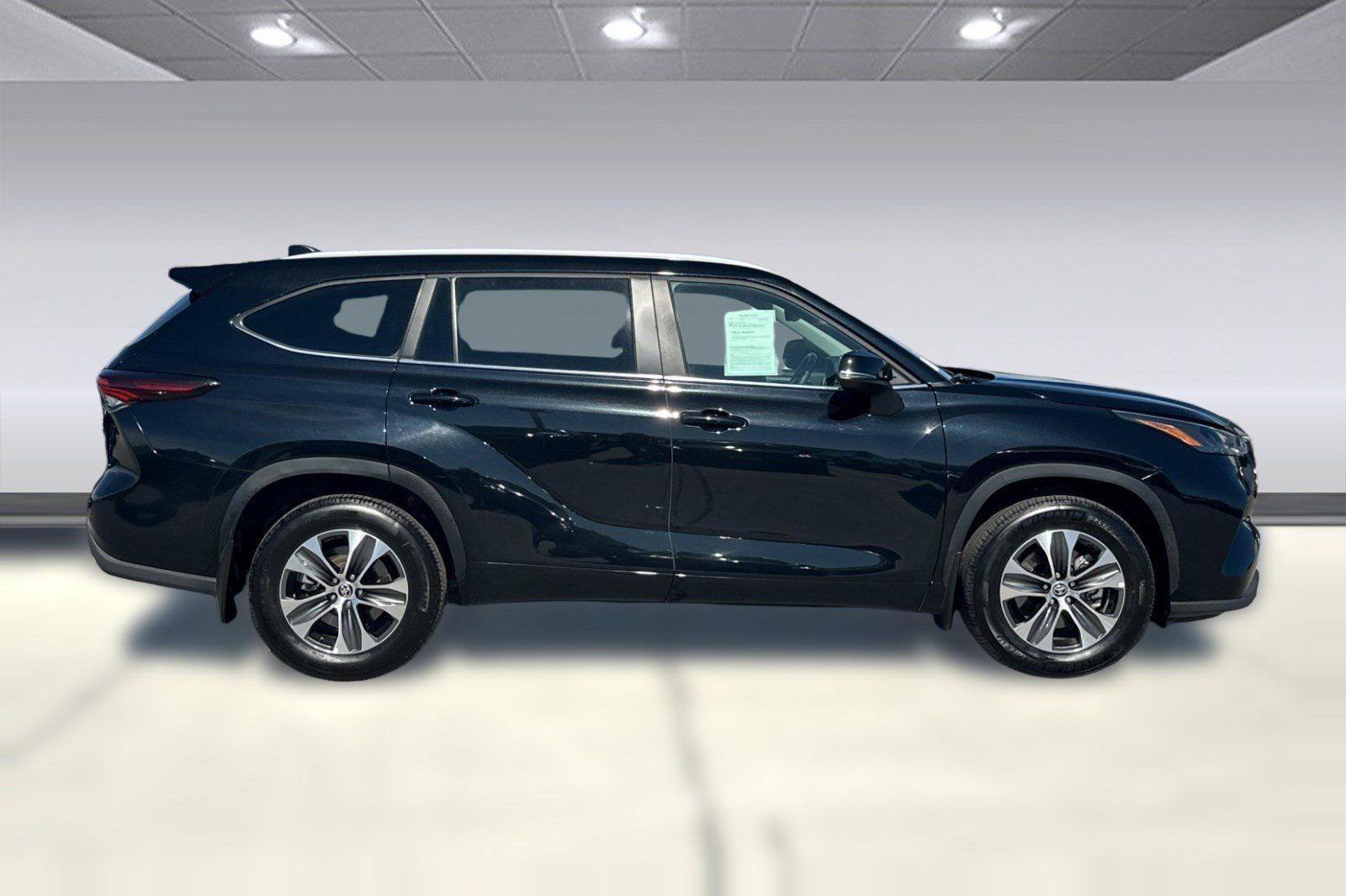 Used 2026 Toyota Highlander XLE AWD/4WD image 7