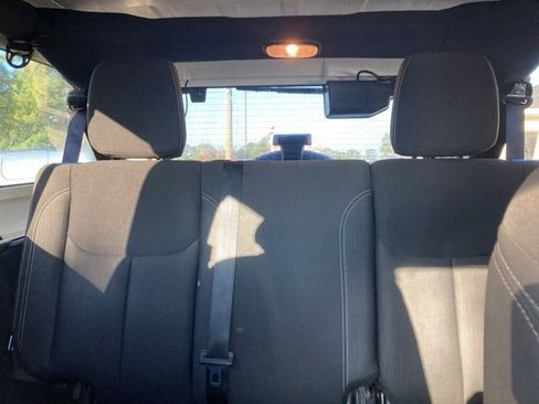 Used 2017 Jeep Wrangler Unlimited Sahara AWD/4WD image 26