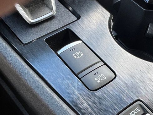 Used 2021 Nissan Rogue SV w/ Premium Package image 26