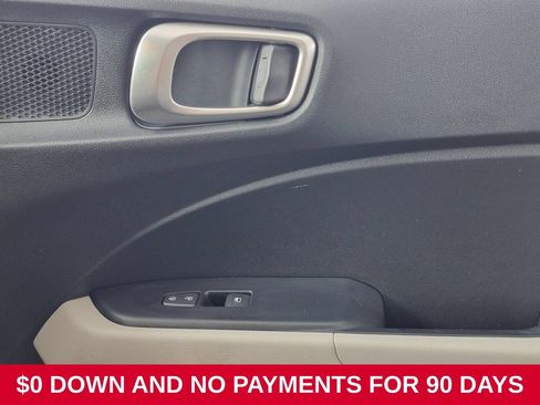Used 2025 Hyundai Venue SEL FWD image 34