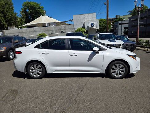 Used 2026 Toyota Corolla LE FWD image 2