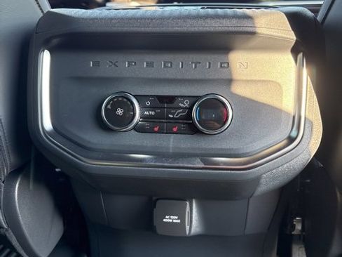 New 2025 Ford Expedition Platinum w/ Stealth Performance Package image 43