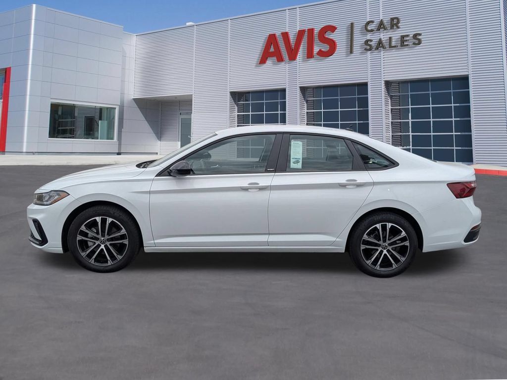 Used 2025 Volkswagen Jetta Sport FWD image 10