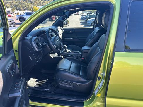 Used 2022 Toyota Tacoma TRD Pro AWD/4WD image 13
