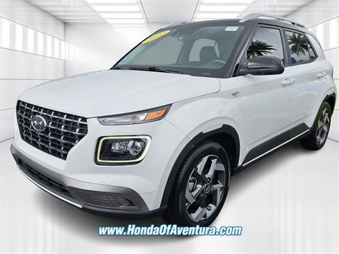 Used 2022 Hyundai Venue Limited image 4