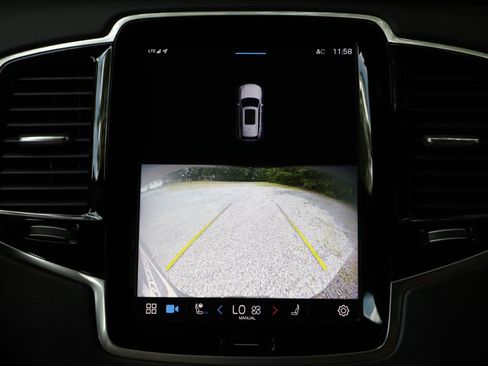 Used 2023 Volvo XC90 T8 Ultimate image 34