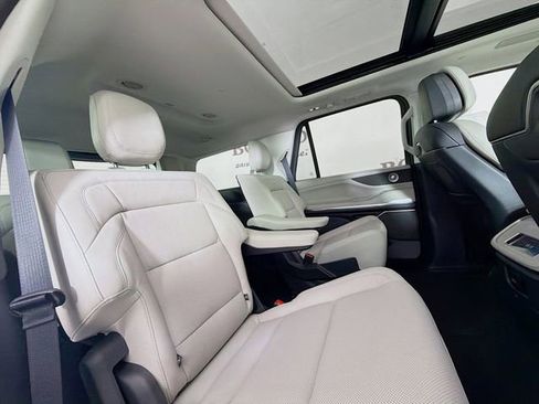 New 2026 Lincoln Navigator Reserve AWD/4WD image 32