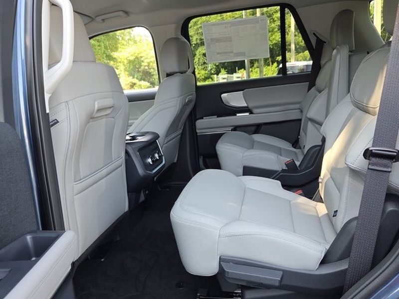 New 2027 Ford Expedition Active RWD image 9
