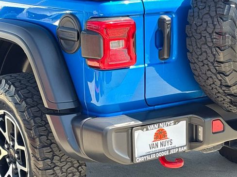 Used 2024 Jeep Wrangler Unlimited Rubicon image 6